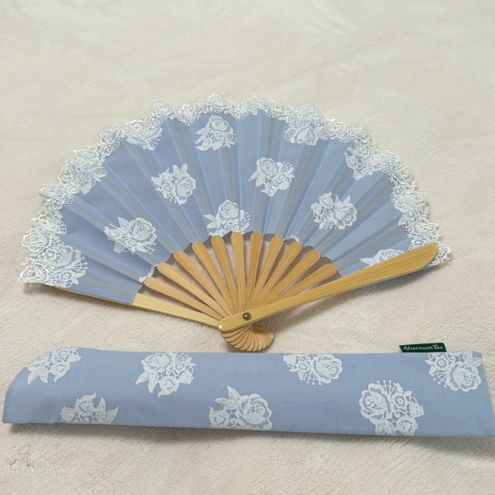 New hand fan